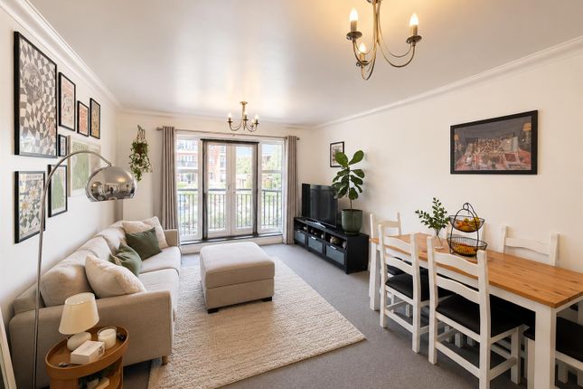 9, Rockwell Court, Watford photo 2