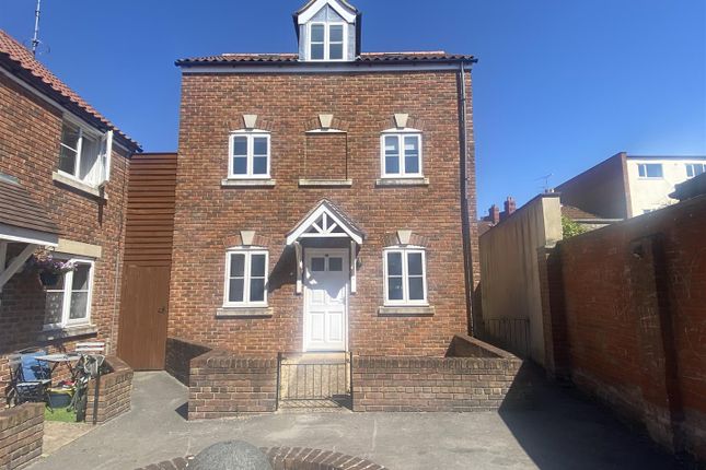 Detached house to rent in Feversham Lane, Glastonbury