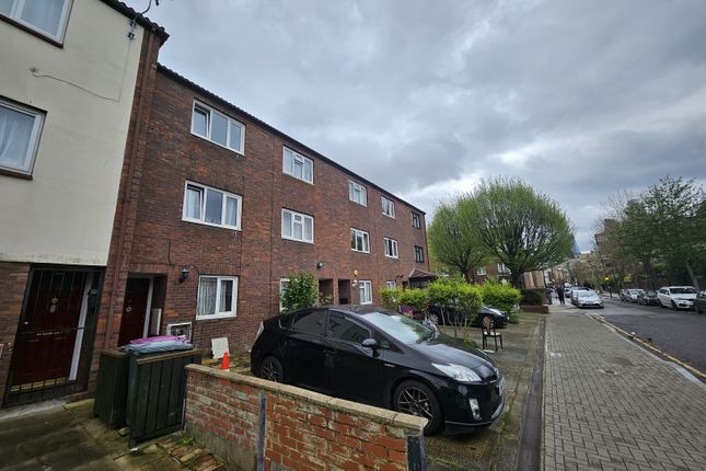 4 Bedroom House With Separate Living Room