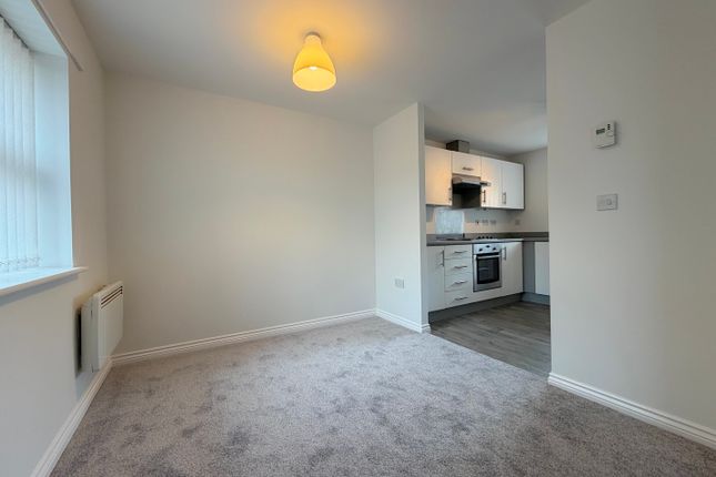 22, Stamping Way, Walsall photo 4