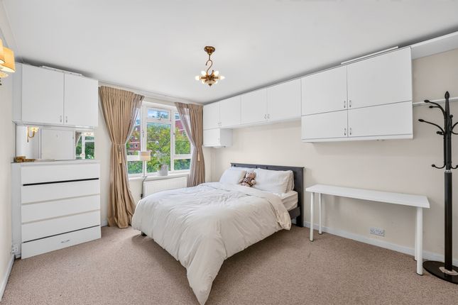 Flat 6, Glendene, 115, Victoria Drive, London photo 4