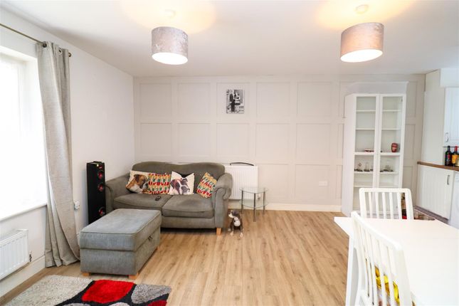 2 Ridler House, Jubilee Drive, Fleet photo 2