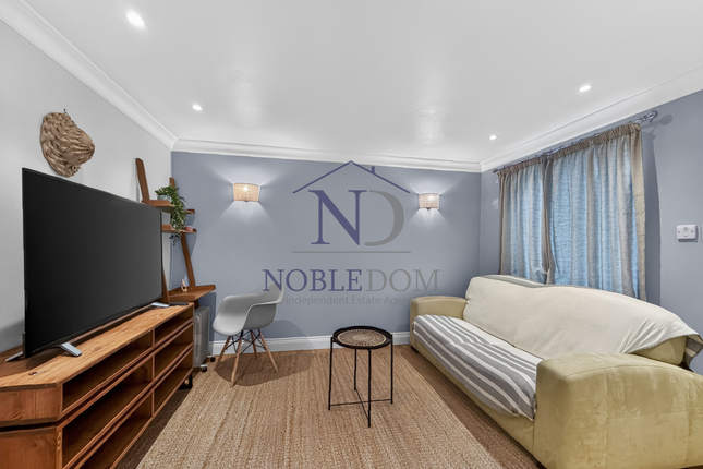 45 Crestwood Way, Hounslow photo 5