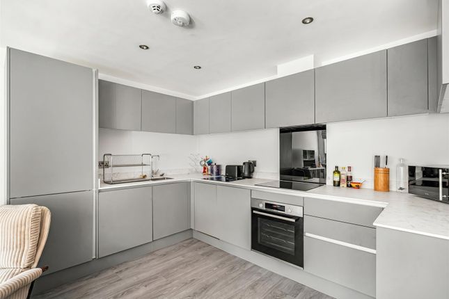 Flat 10 Rainbow View, Parkers Way, Totnes photo 3