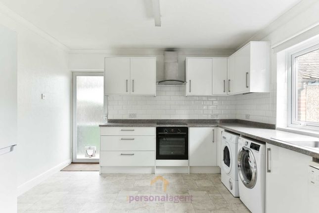 6, Purberry Grove, Epsom photo 4
