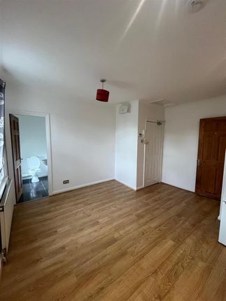 Flat 9, 124 Millfields Road, London photo 5