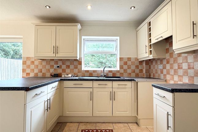 86, Redhurst Drive, Wolverhampton photo 4