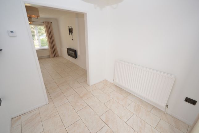 8, Solent Close, Lymington photo 5
