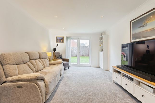 8, Stirling Road, Thetford photo 3