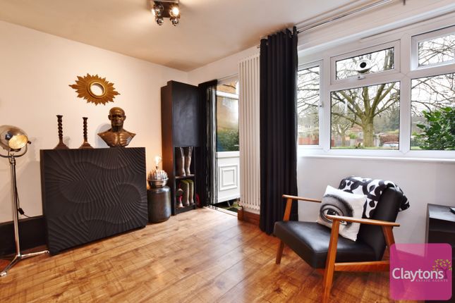 Flat for sale in Coates Dell, Garston, Watford