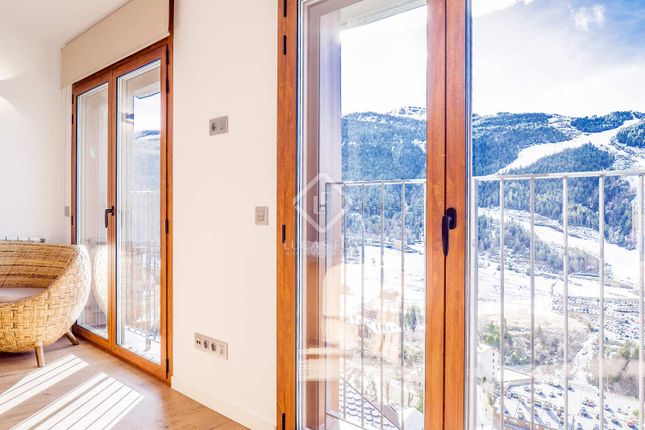 Detached house for sale in Ad100 El Tarter, Andorra