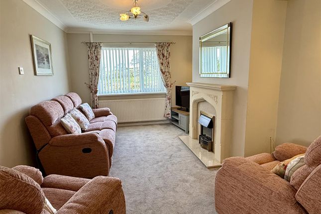 18, Min Y Graig, Llanelli photo 3