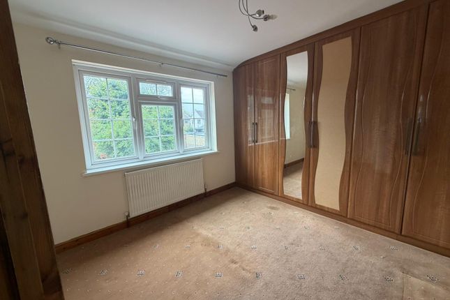 Fern Lane, Hounslow photo 3