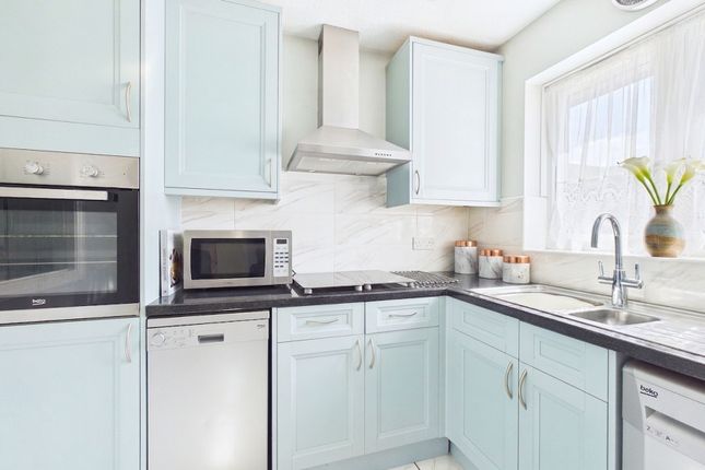 41 Ashley Court, Hatfield photo 2