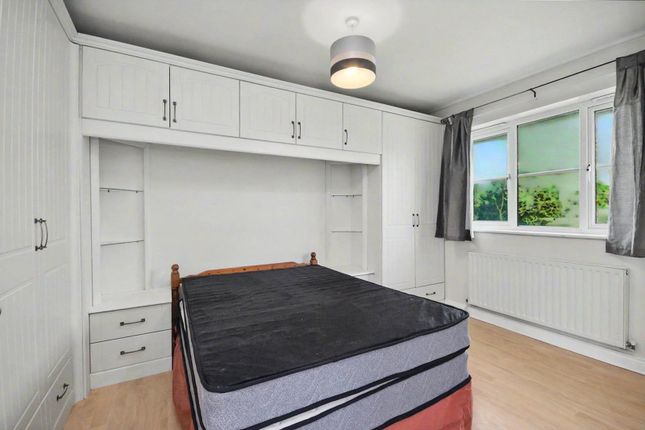 Flat 4, 19, Perseverance Street, West Yorkshire photo 4