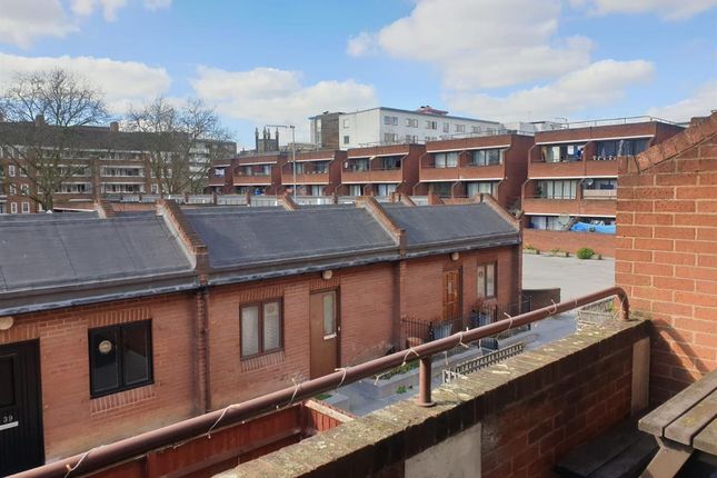 Flat 100, Oakshott Court, London photo 3