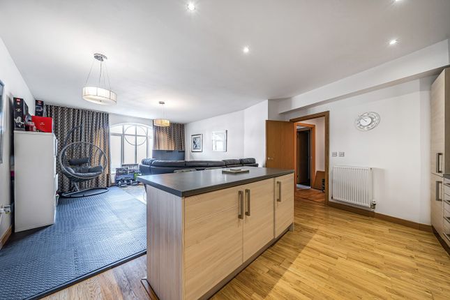 Flat for sale in Lyon Court, Walsworth Road, Hitchin