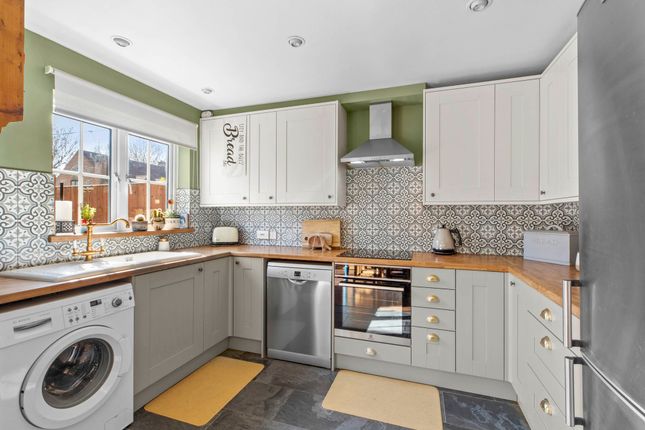 3 Woodbine Close, Princes Risborough photo 4