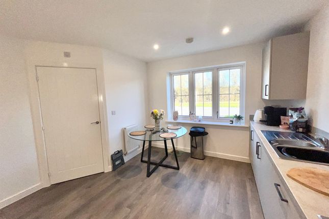 10, Islip Grove, Peterborough photo 3