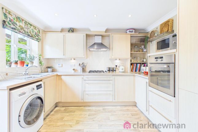 276, Malkin Drive, Harlow photo 2