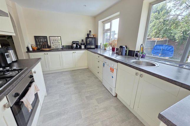 5, Russell Road, London photo 4