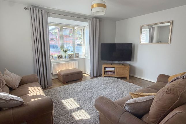 23 Snapdragon Close, Walton Cardiff, Tewkesbury photo 2