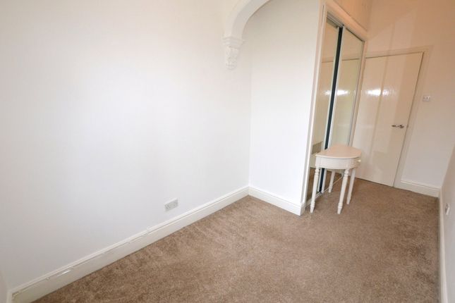 Flat to rent in Holly House, York Road, Babbacombe, Torquay, Devon
