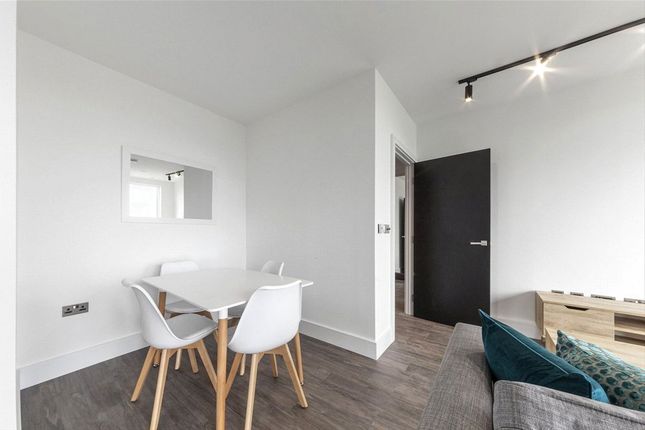 Flat 1807, Icon Tower, 8, Portal Way, London photo 4