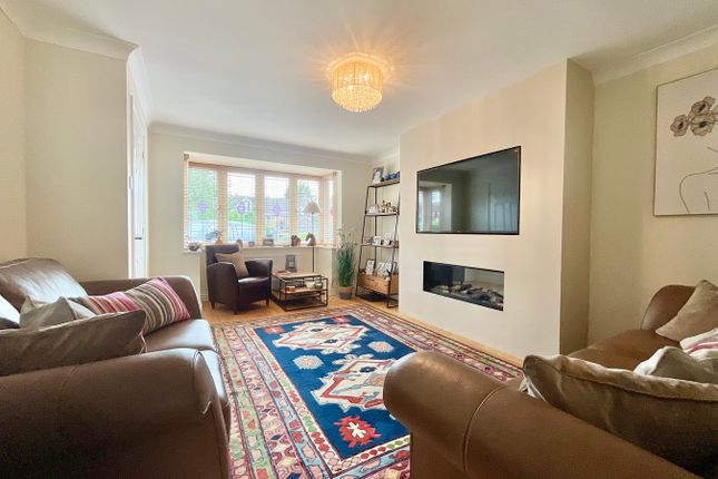 28, Priory Way, Newport photo 4