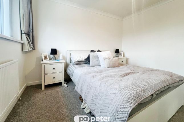 39, CARDIFF photo 4