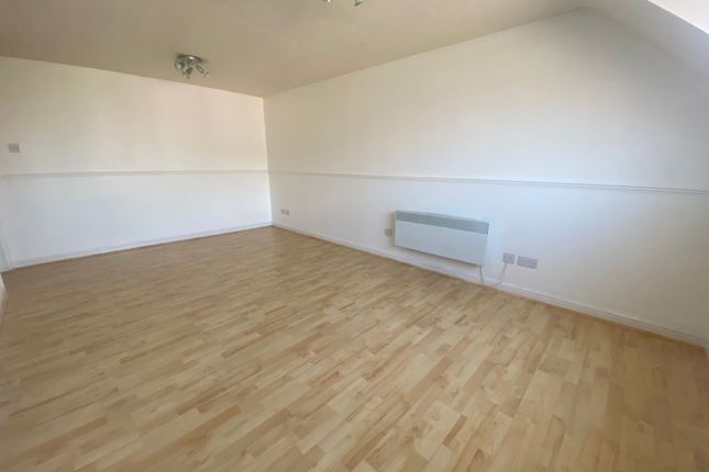 Flat 7, Dunstable photo 2