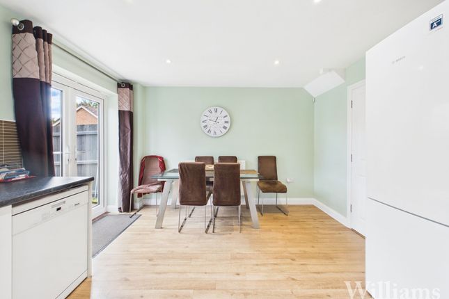 11 Gwendoline Buck Drive, Aylesbury photo 3