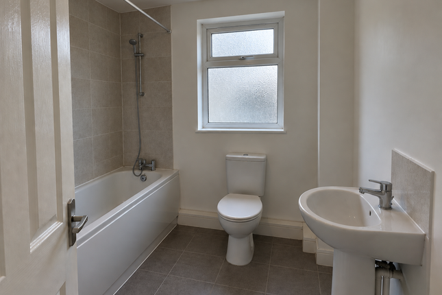 Alder Grove, London photo 3