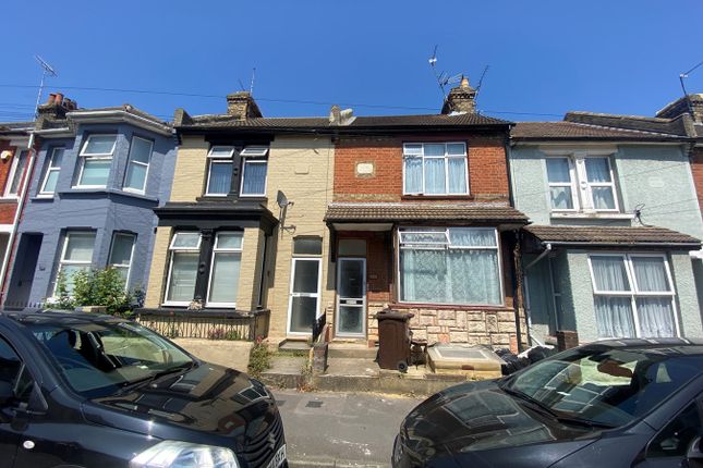 Thumbnail Property to rent in Balmoral Road, Gillingham