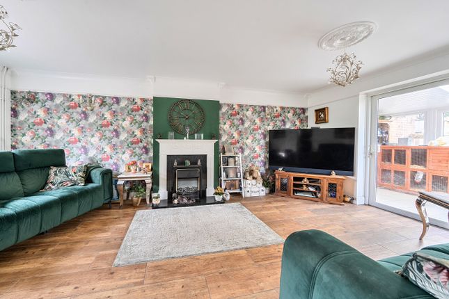 16, Mayland Close, Maldon photo 2