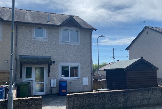 End terrace house to rent in Ffordd Caergybi, Llanfairpwllgwyngyll