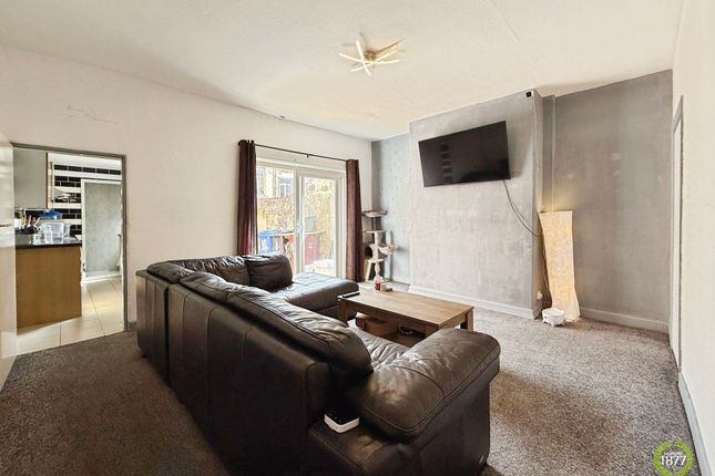 32 Preston Street, Darwen photo 3