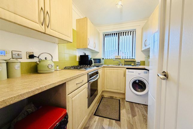 Austhorpe Court, Leeds photo 3