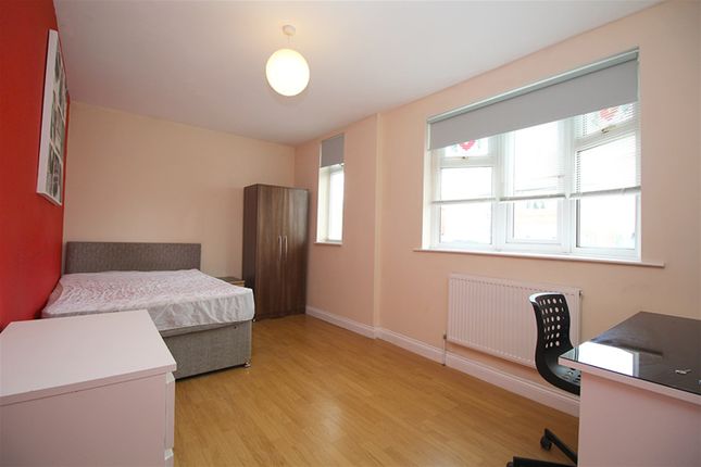 Town house to rent in Carington Street, Loughborough