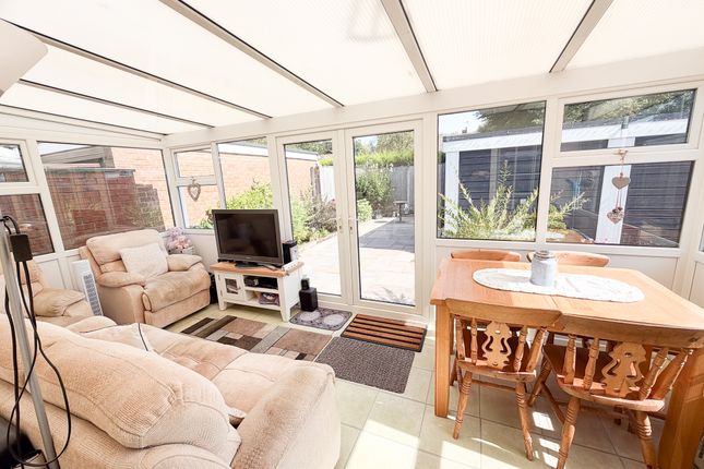 30, Byatts Grove, Stoke-on-Trent photo 5