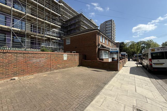 Boyd Avenue, Southall photo 2