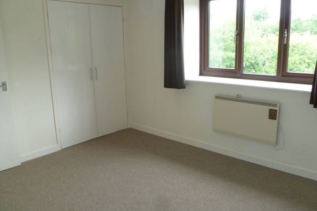 32, Rembrandt Close, Staffordshire photo 4