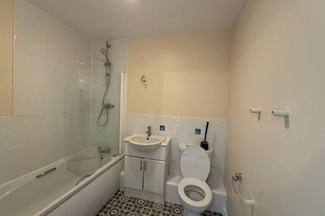 Flat 7, Simmonds Court, Spring Gardens photo 5