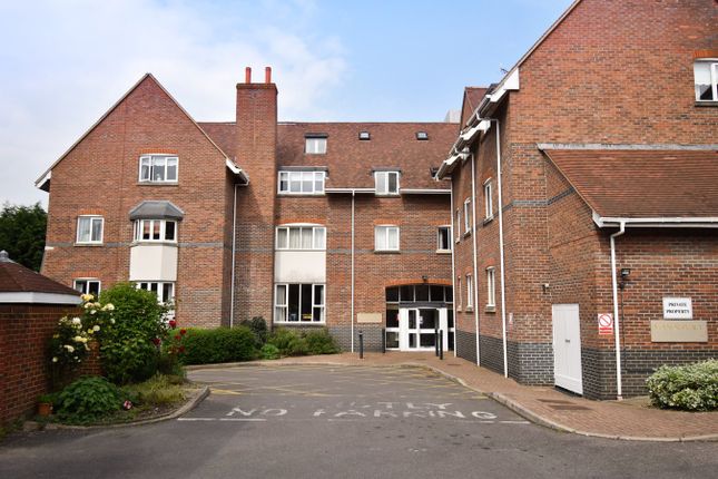 2-bed house on Flat 44 Manor Place, 8, Bridge Street, Walton-on-Thames, £301,000