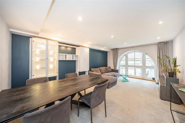Apartment 15, Central Building, 3, Matthew Parker Street, London photo 3