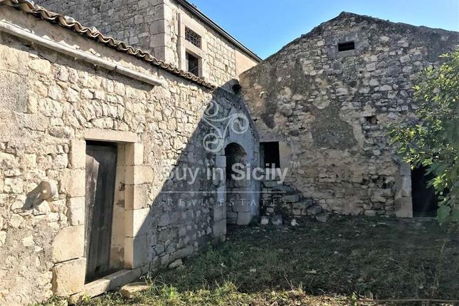 Property for sale in Contrada Rintillini, Sicily, Italy