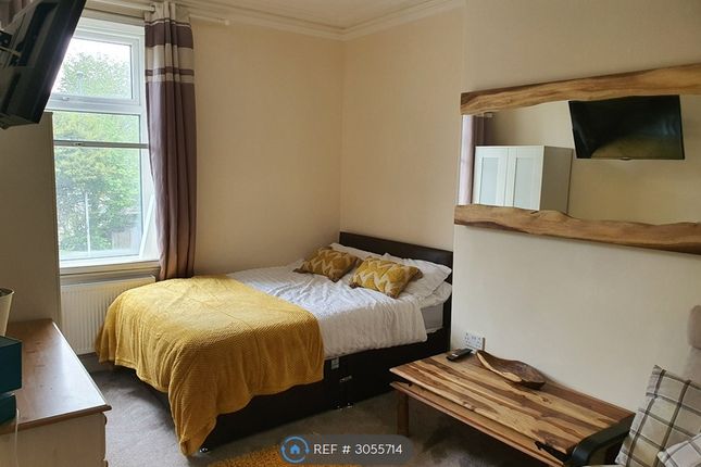 Manchester Road, Rochdale photo 5