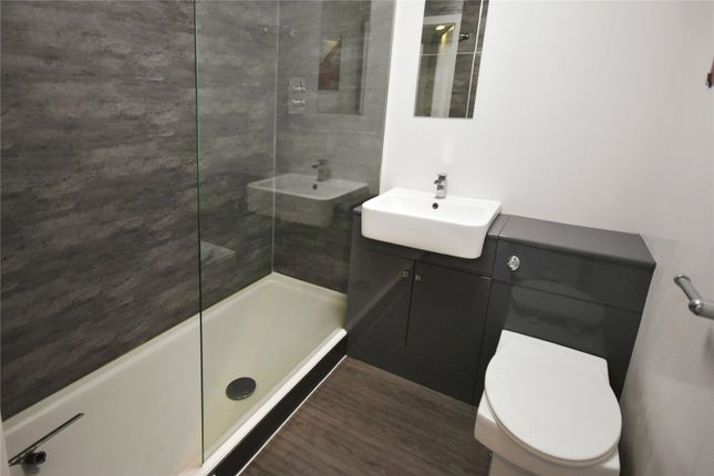 Flat 4,, Stoneleigh Court, Berkshire photo 4