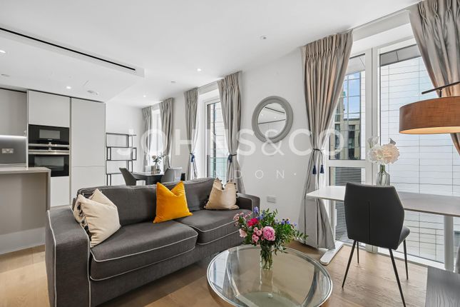 1-bed flat on Vaughan Way, London, £3,200/mo