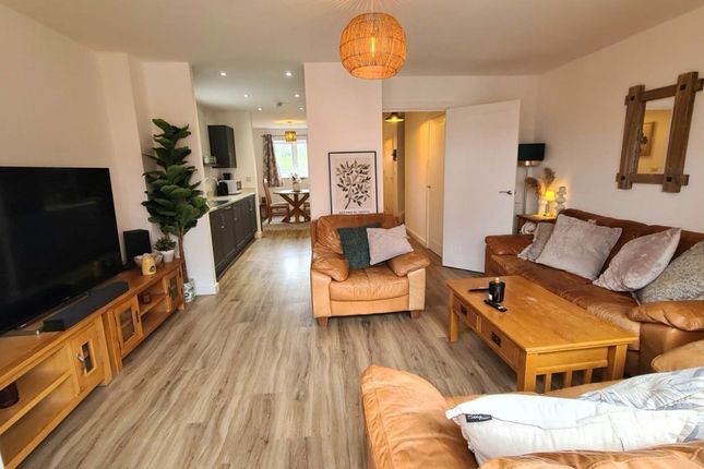 27, Mallow Way, Northants photo 3